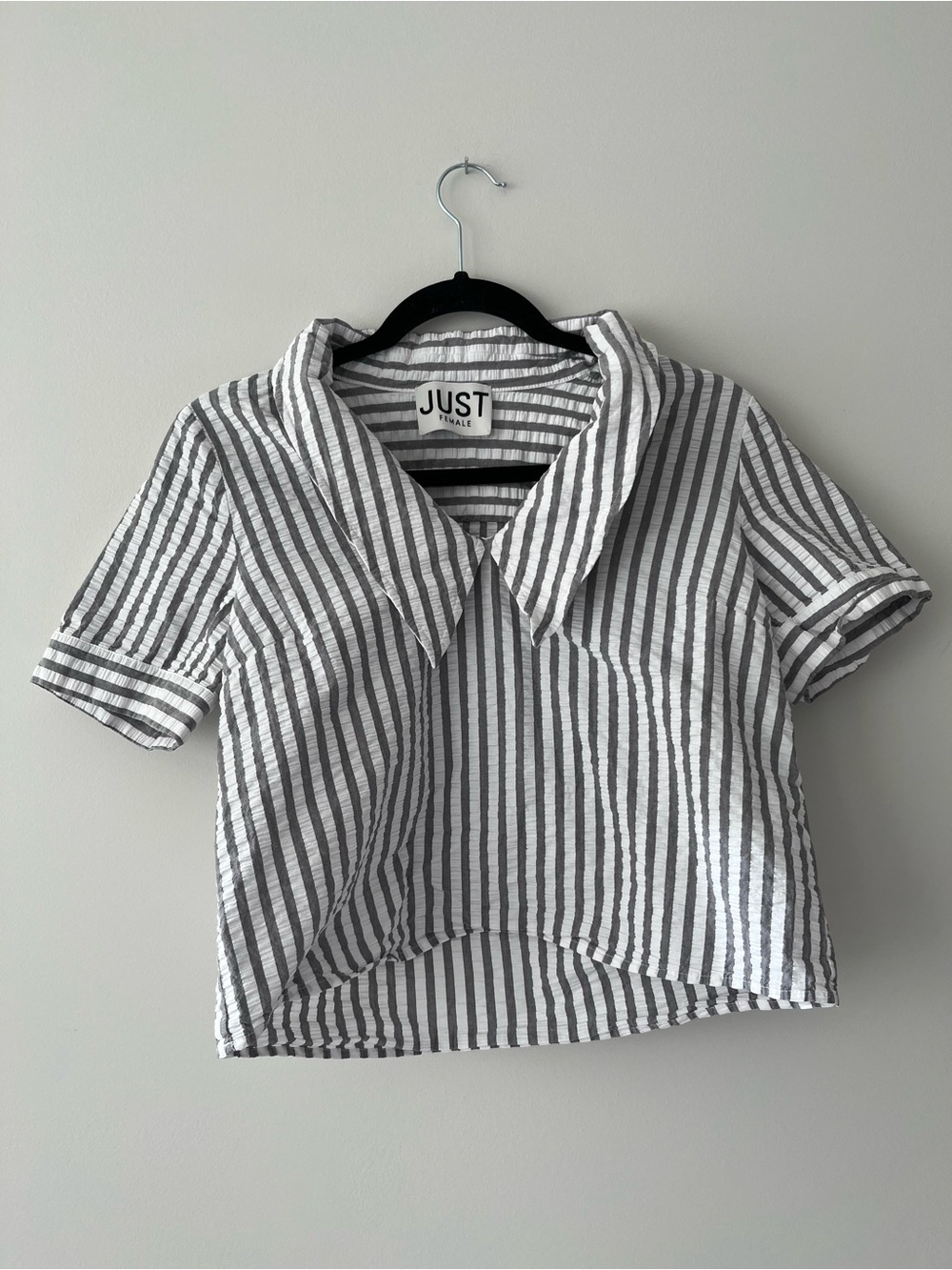 JUST Female Rialto Blouse Striped Seersucker Oversized Collar Shirt Sz 34 / XS